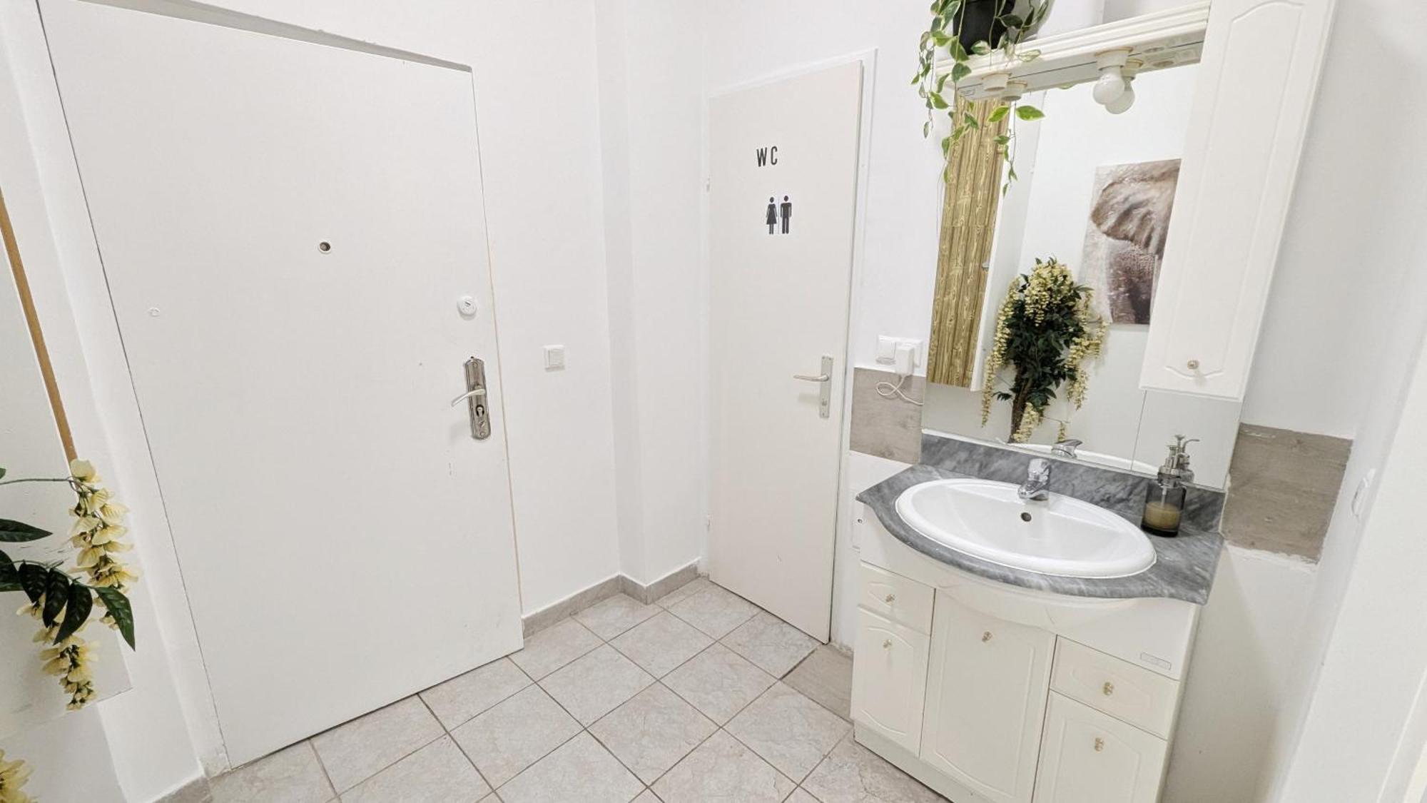 Privatunterkunft Comfortable In Lugner Area *