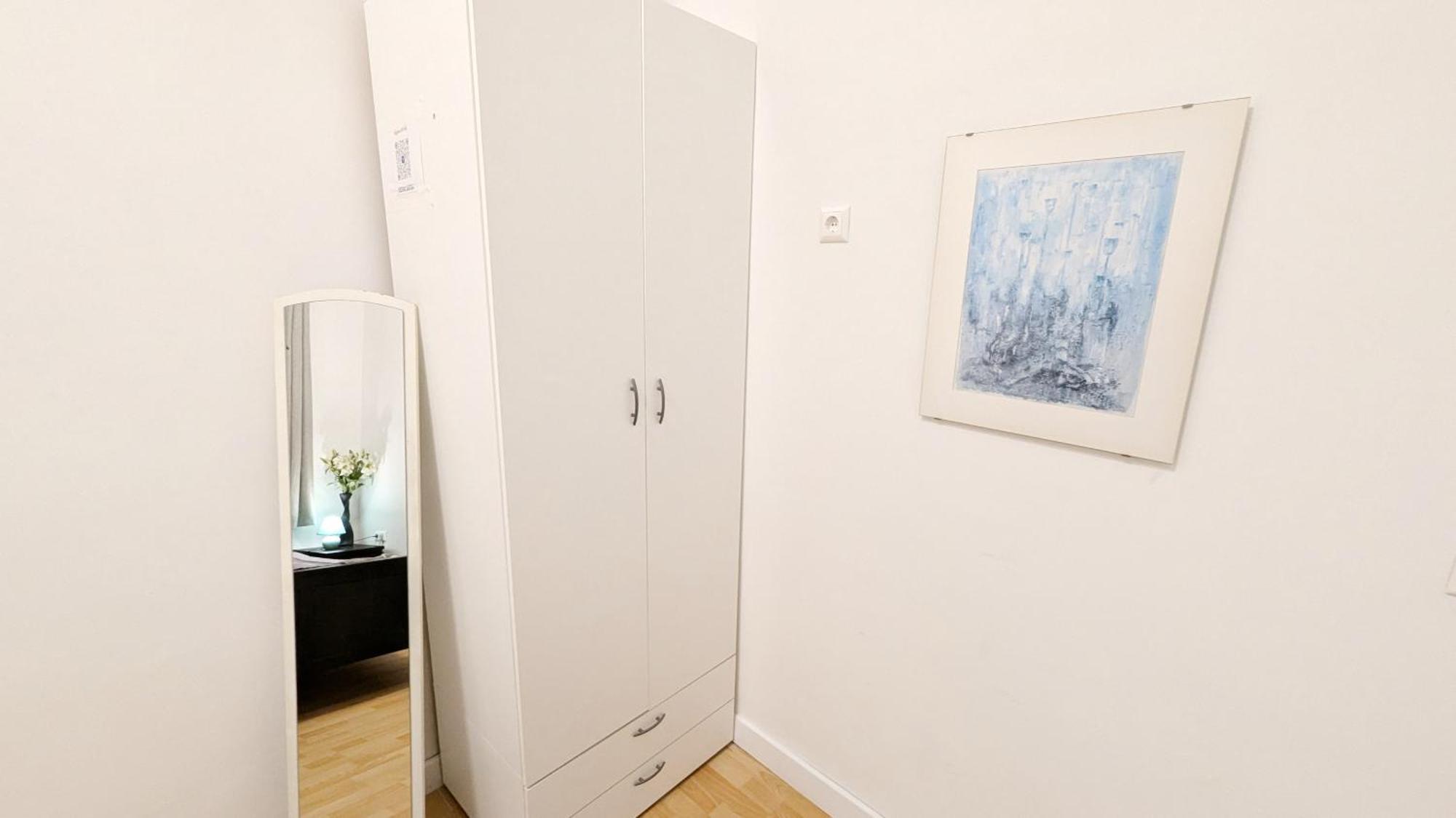 Comfortable In Lugner Area